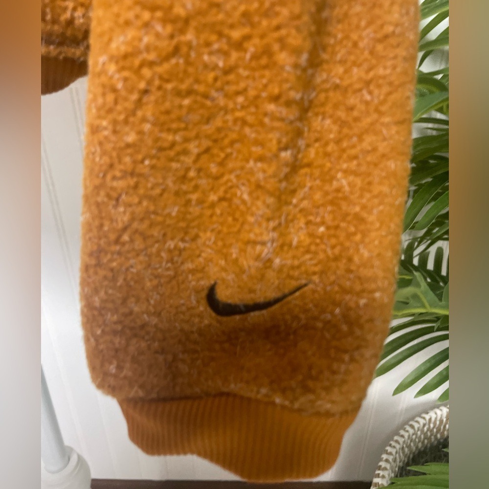 Nike  Therma Cowl Neck Camel Cozy Training Pullover Women's Small - Picture 3 of 12
